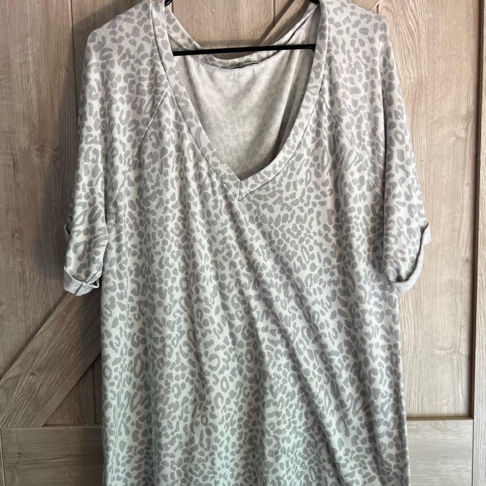Chic Soul Deep V Neck Tee Shirt White Cheetah